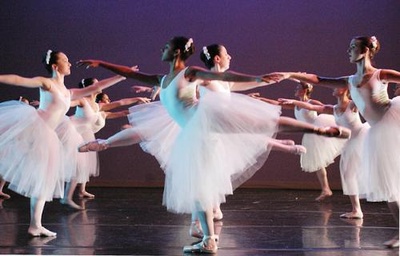 Cover image for Review: ‘Classic N’ Country’ Showcases Ballet’s Enduring Grace