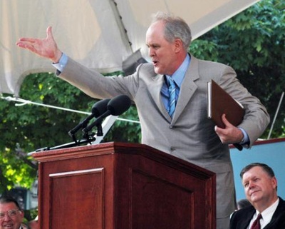 Cover image for Harvard to Honor Actor John Lithgow with Arts Medal