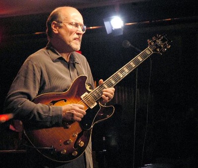 Cover image for Scofield Channels Ray Charles at Regattabar