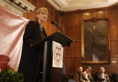 Cover image for MADAME PRESIDENT
