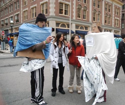 Cover image for Harvard Marathoners Brave Rain for Good Causes