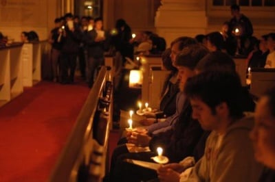 Cover image for Vigil Mourns Va. Tech Loss