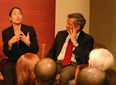 Cover image for Pessimism Pervades Panel on Iraq War