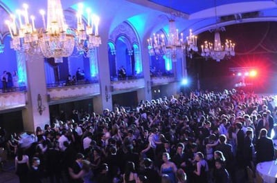 Cover image for Ways to Get a Date for Formal