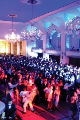 Cover image for FRESHMAN FORMAL FUN
