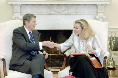 Cover image for Peggy Noonan's Mind, Exposed Again