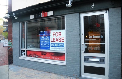 Cover image for Jewelry Store To Open Shop