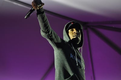 Cover image for Day or Nite, Yardfest Does Not Entertain