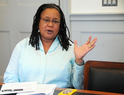 Cover image for At Anita Hill Book Talk, Former Harvard College Dean Says She Regrets Signing Comaroff Letter