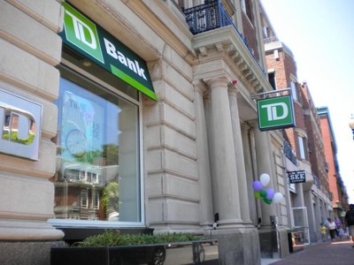 Cover image for Four Bank Robberies Strike Cambridge in Three Weeks