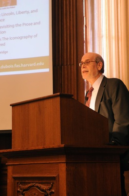 Cover image for Metropolitan Museum of Art Official Discusses Lincoln Iconography