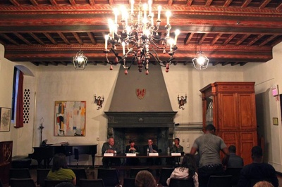 Cover image for Administrators Discuss Alcohol and Student Safety
