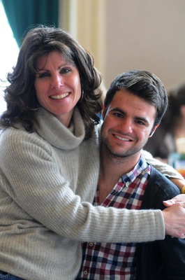 Cover image for Date My Mom