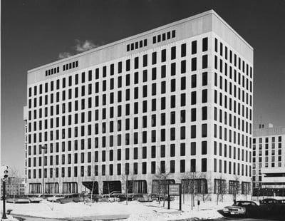 Cover image for City Sees Urban Renewal