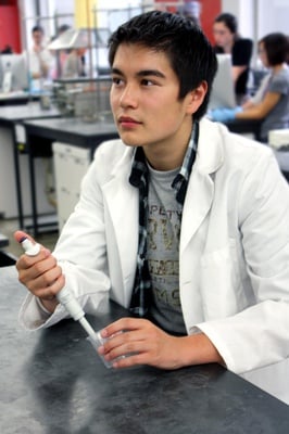Cover image for Cancer Research Lab