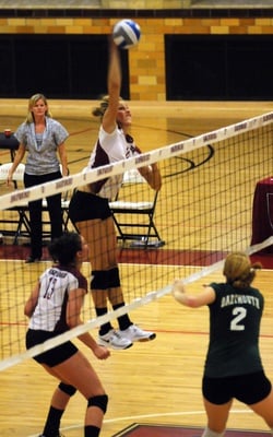 Cover image for Harvard Drops Five-Set Thriller to Dartmouth in Ivy Opener