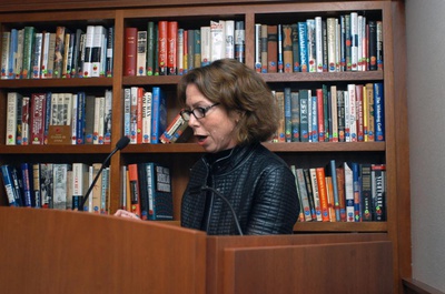 Cover image for Abramson To Extend Time at Harvard by One Year
