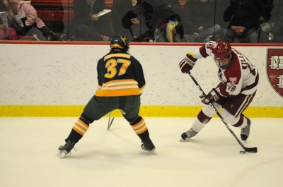 Cover image for Clean-Shaven Crimson Faces UMass