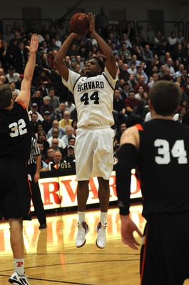 Cover image for Keith Wright To Play in Portsmouth Invitational