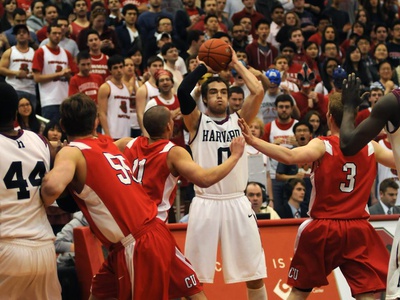 Cover image for Basketball