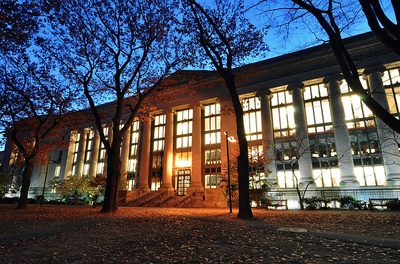 Cover image for Yale and Stanford Law Beat Out Harvard on U.S. News & World Report