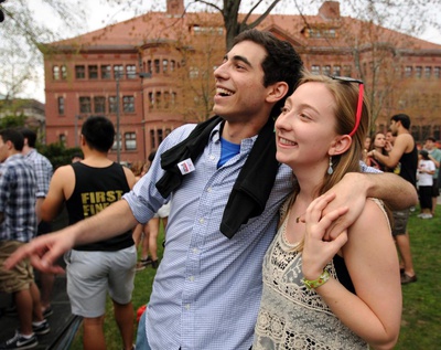 Cover image for Students Enjoy Yardfest Performances