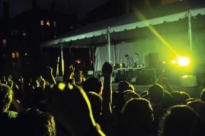 Cover image for Yardfest
