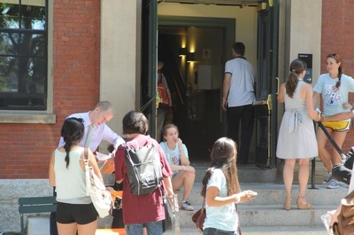Cover image for Excited and Nervous, Class of 2016 Arrives on Campus