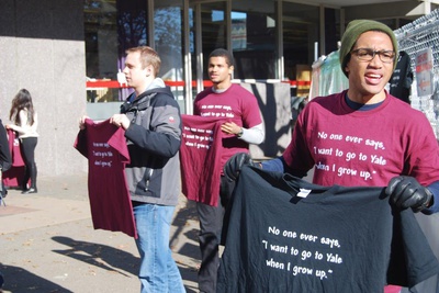 Cover image for What to Wear: Harvard-Yale