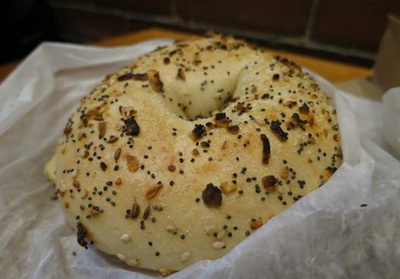 Cover image for A Good Bagel is Hard to Find