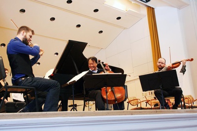 Cover image for Yo-Yo Ma