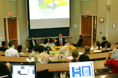 Cover image for HKS Panel Discusses Urban Democracy