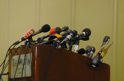 Cover image for Microphones