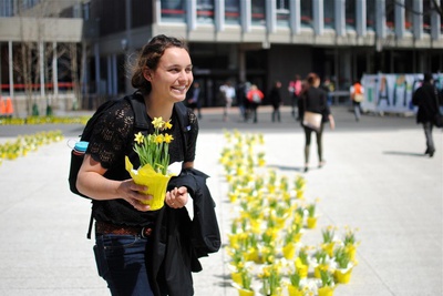 Cover image for Today in Photos (04/25/2013)