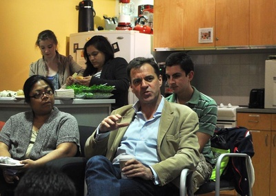 Cover image for Historian Niall Ferguson Will Leave Harvard for Stanford
