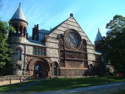 Cover image for 2014 US News and World Report College Rankings Are Out