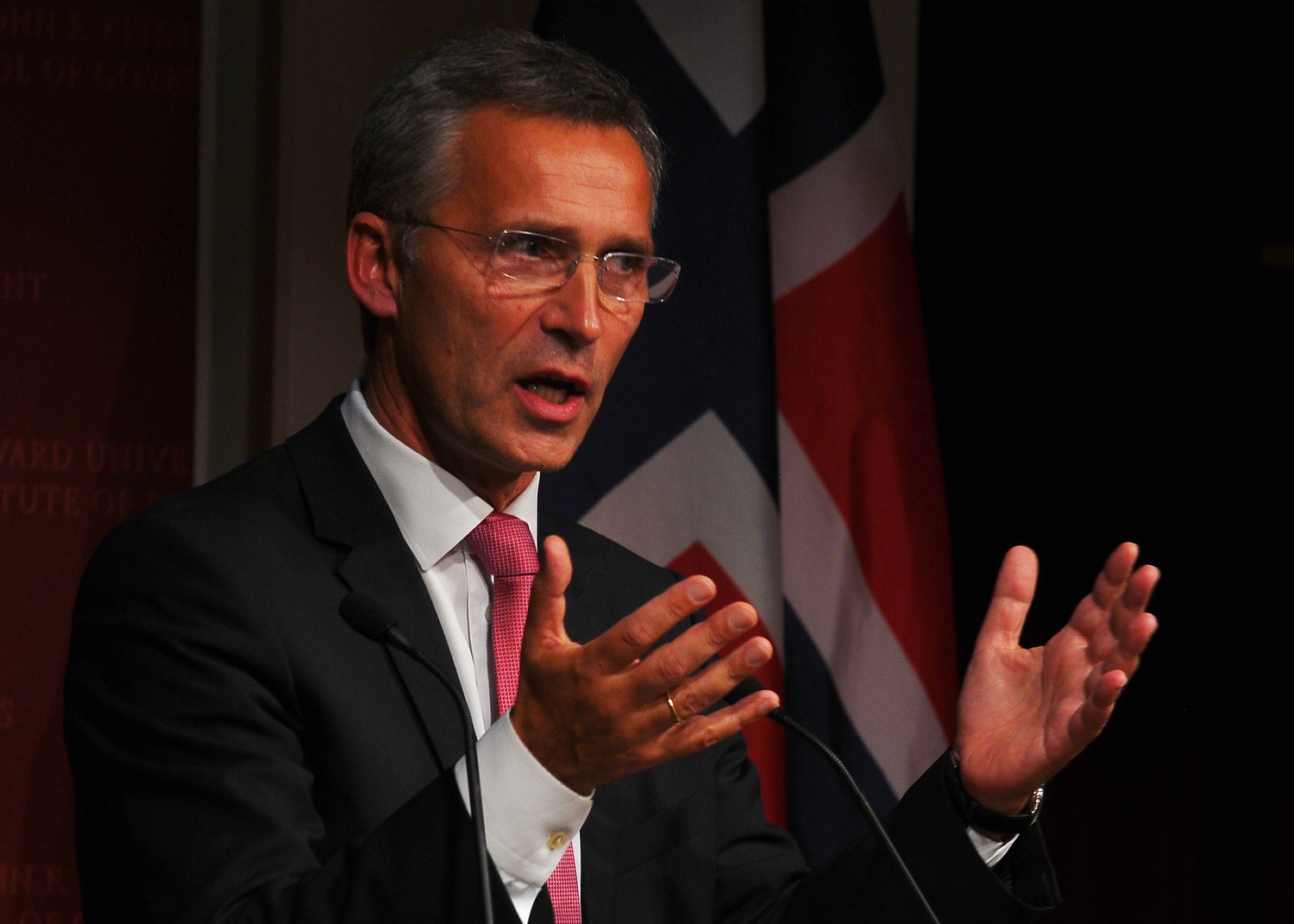 Former Norwegian Prime Minister Jens Stoltenberg speaks about avoiding the curse that often comes with plentiful oil resources. Stoltenberg spoke at the Institute of Politics on Wednesday night.