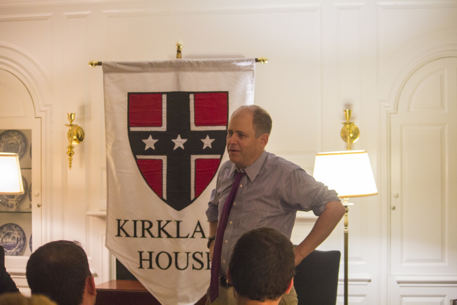 Jonathan Alter ‘79 discusses his life and his experience of reporting about seven presidential elections, including Obama’s, at Kirkland House.