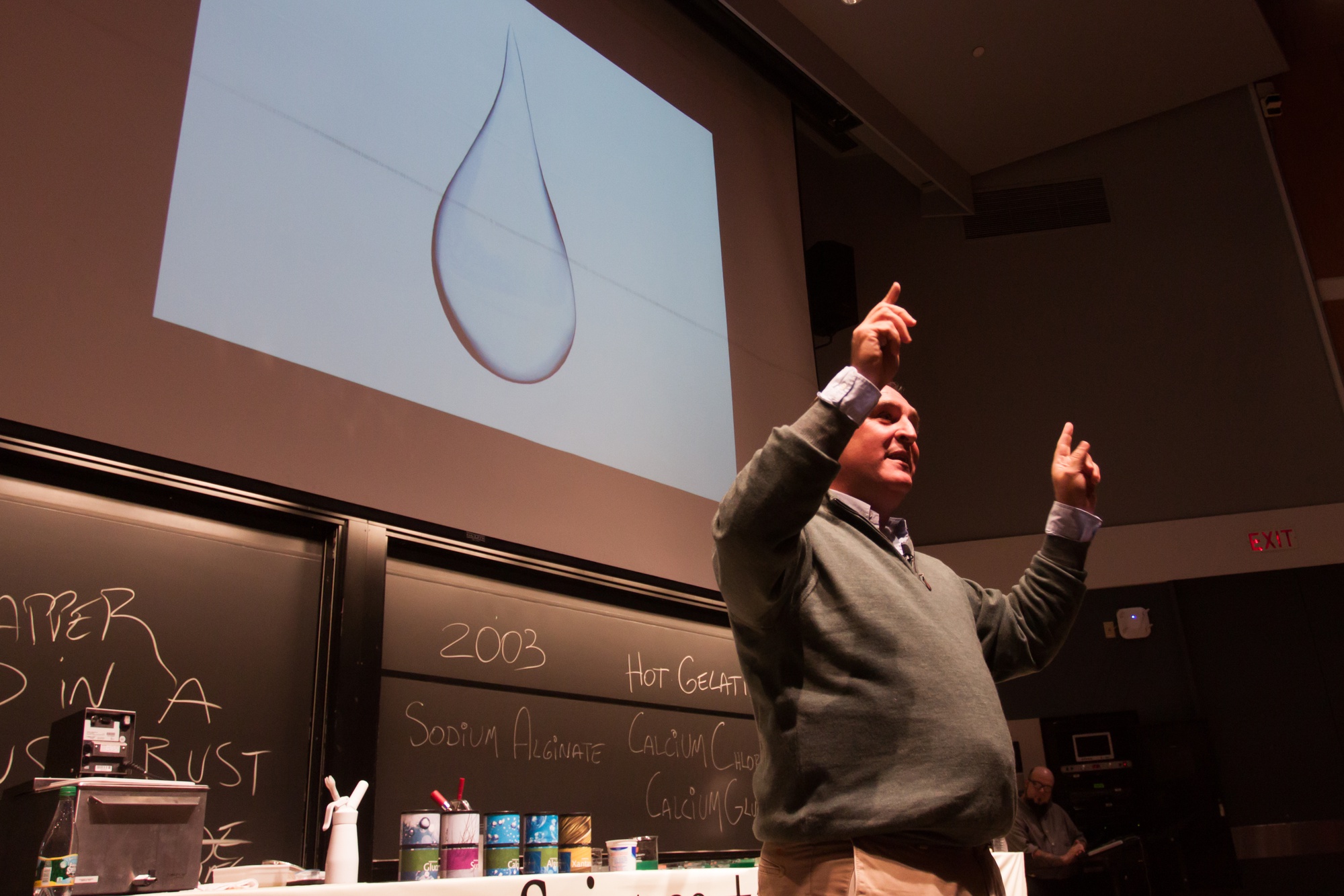 Andrés delivers lecture entitled "Diffusion & Spherification" during Science of Cooking