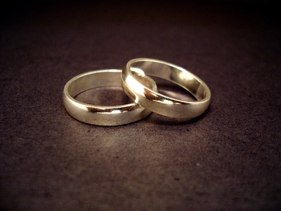 Cover image for Researchers Find Married Cancer Patients Have Better Survival Odds