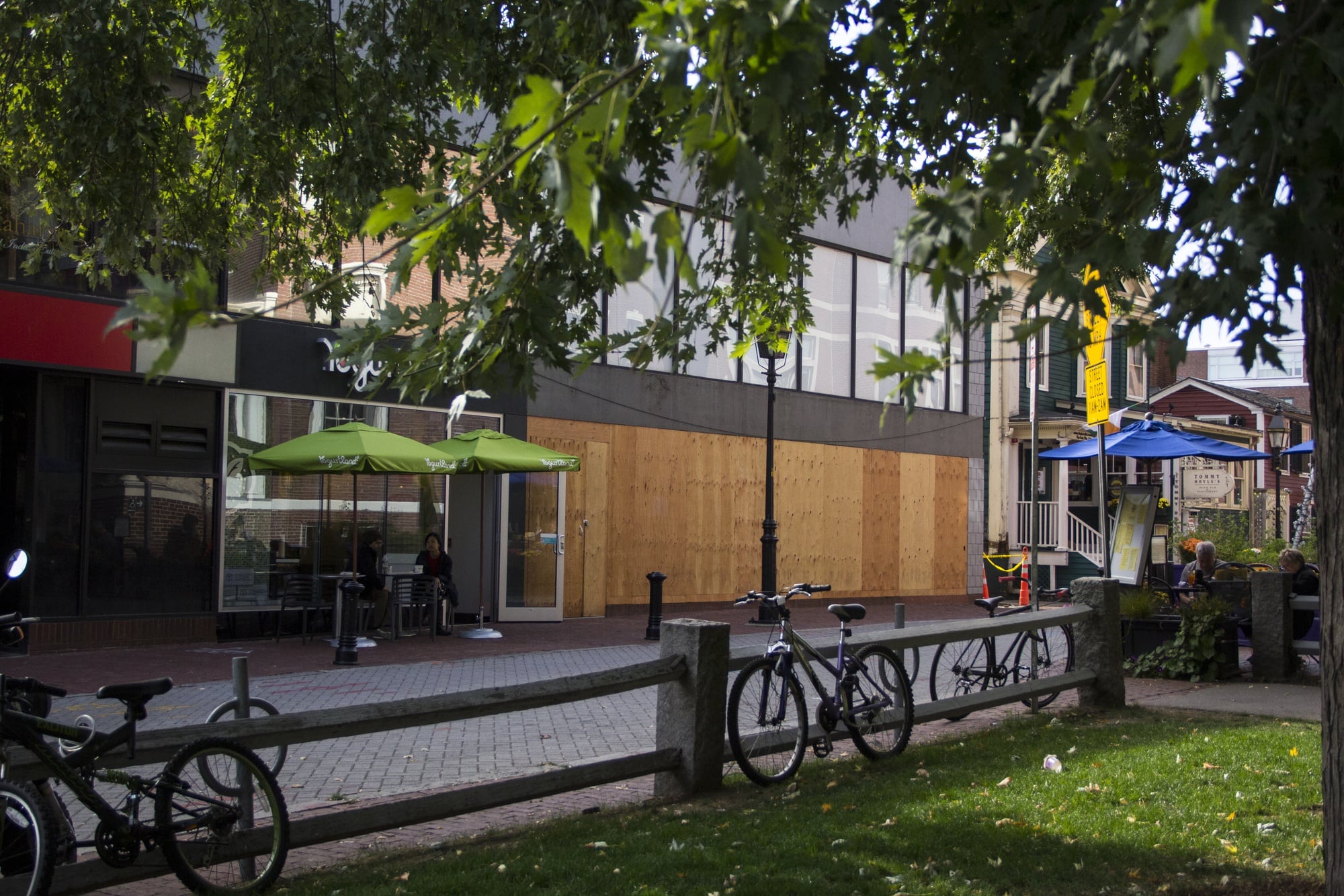 Shake Shack will likely open its Harvard Square branch in December. The fast-food burger restaurant will be located in Winthrop Square next to Yogurtland and Upstairs on the Square.