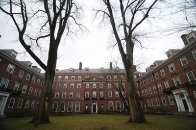 Cover image for Winthrop House To Be Renovated in 2016-2017