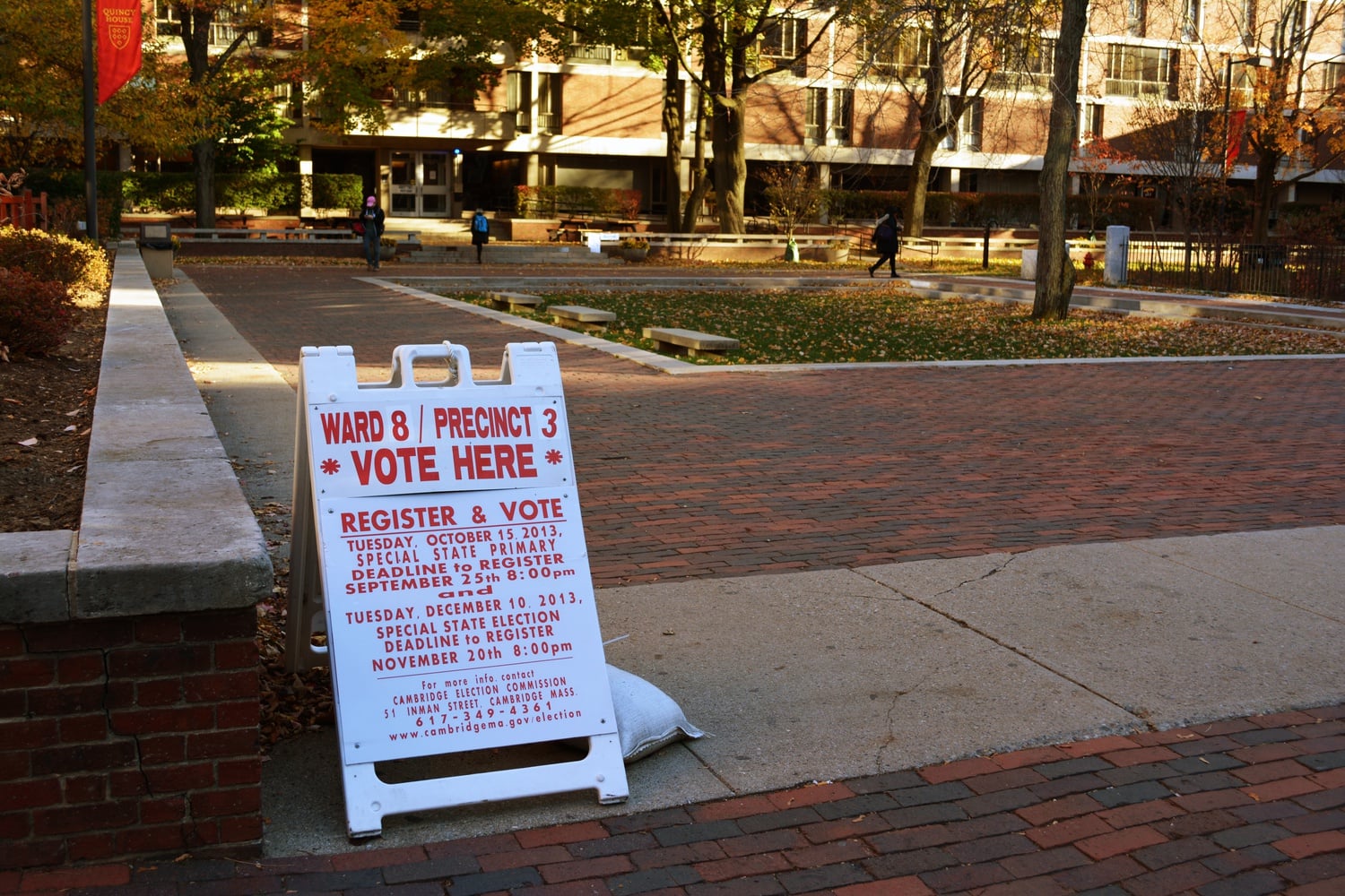 On Tuesday November 5th, Quincy House was transformed into a voting platform for the Special State Primary. All different members of the Harvard community, ranging from Freshman to faculty, exercised their right to vote.