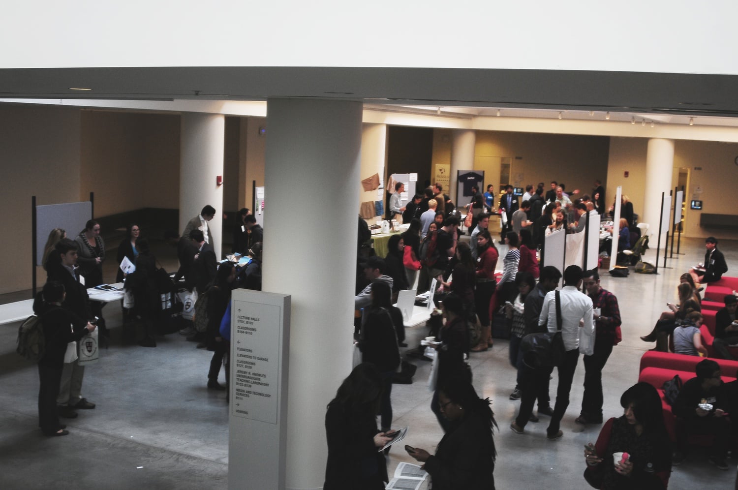 Students explore social entrepreneurship at the job fair. The Igniting Innovation Summit has brought inspiring speakers and start-ups to Harvard this crispy Saturday.