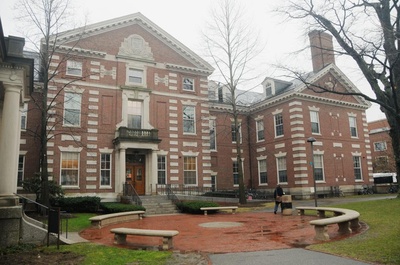 Cover image for The Smith Campus Center and the Ghost of the Harvard Union