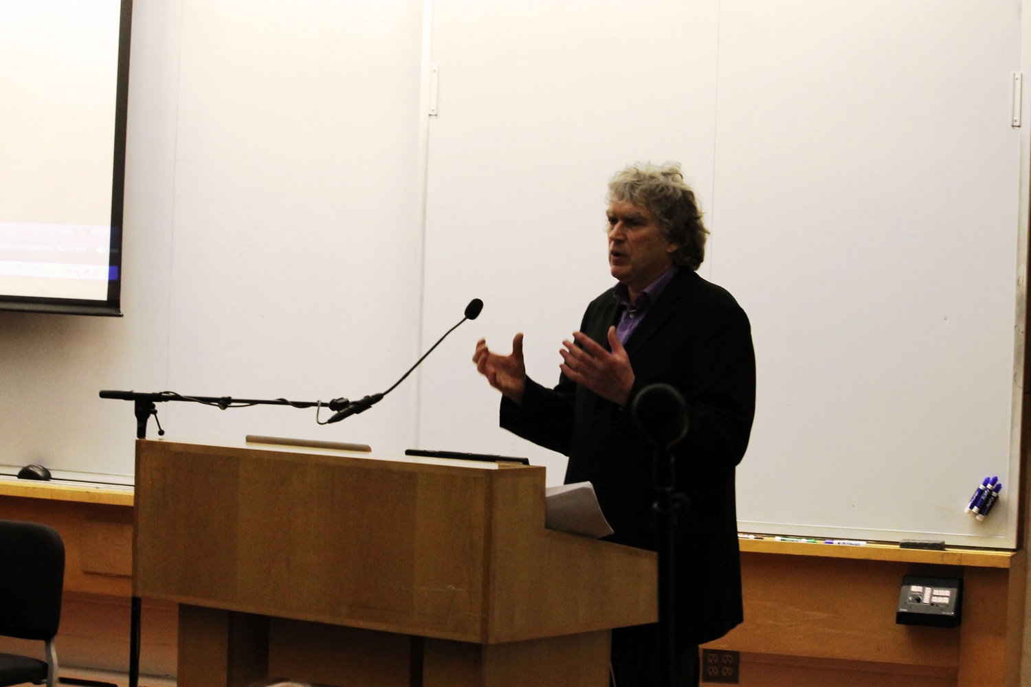 Professor of Science & Technology Studies and Sociology at Cornell, Trevor J. Pinch analyzes the material and technological components of sound. The discussion took place Monday at 4:15 PM in Holden Chapel. 
