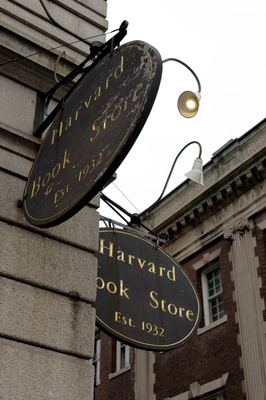 Cover image for The Book Circle Across the Street