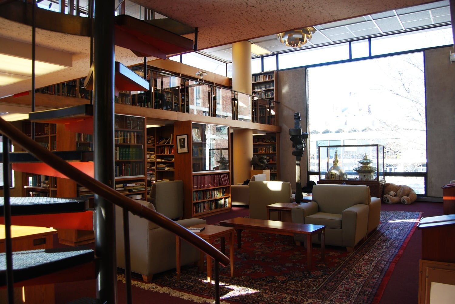 Quincy House's aptly named library, the Qube.