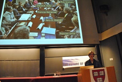 Cover image for Murray To Resign as SEAS Dean at Year's End