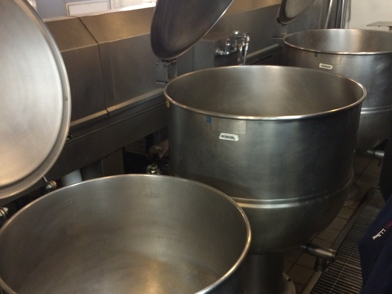 This is how the university makes soup—imagine this vat filled with TomBasRav.